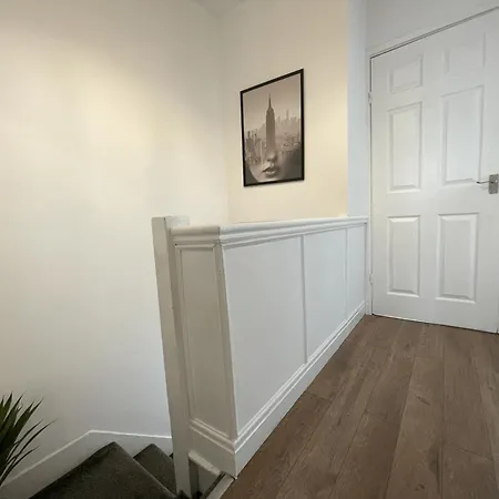 度假居 Entire In Leeds, Free Parking, Free Wifi