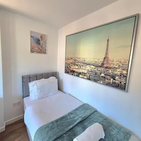 Entire In Leeds, Free Parking, Free Wifi Leeds (West Yorkshire)