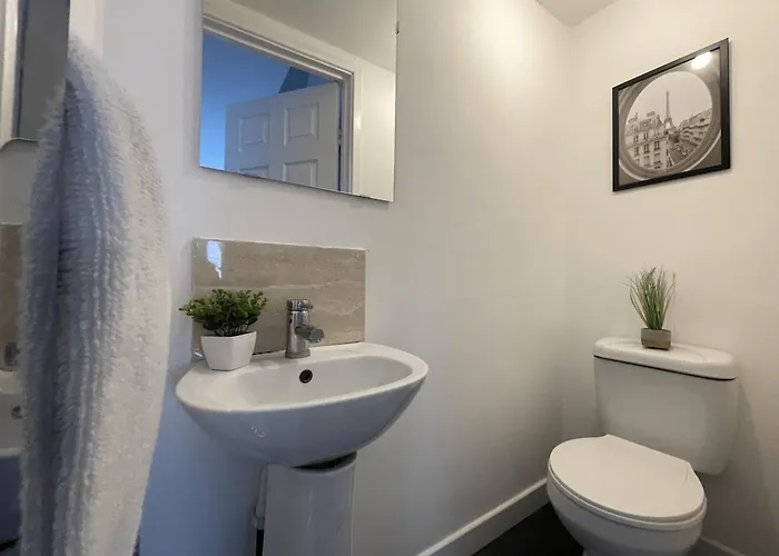 Entire In Leeds, Free Parking, Free Wifi Casa vacanze *